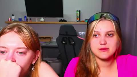 Anna and Luna online show from 07-24-26, 05:55