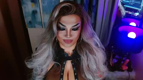 QUEEN MADISON  online show from 04-27-26, 04:38