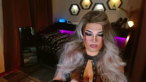 QUEEN MADISON  online show from 06-16-26, 04:53
