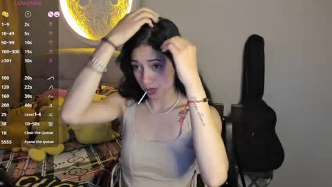 Snapshot of your_beck chatting on 03-25-26, 02:28 mia3 online show from 03-25-26, 02:28