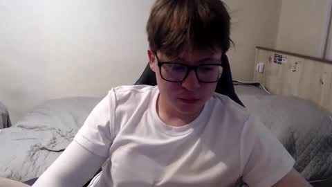 Max online show from 06-11-26, 06:33