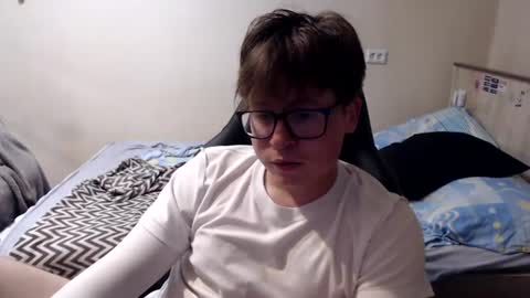 Snapshot of your_boyfriend123 chatting on 06-27-26, 04:45 Max online show from 06-27-26, 04:45