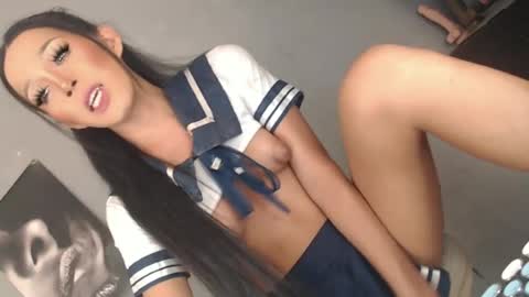 Snapshot of your_dirty_muse chatting on 06-18-26, 01:48 LARA online show from 06-18-26, 01:48