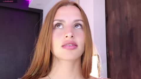 Snapshot of your_dream1217 chatting on 02-19-25, 12:14 Valery online show from 02-19-25, 12:14