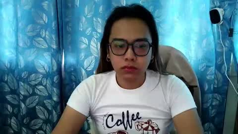 Snapshot of your_dreamgirlxxx69 chatting on 11-10-25, 05:28 your_dreamgirlxxx69 online show from 11-10-25, 05:28