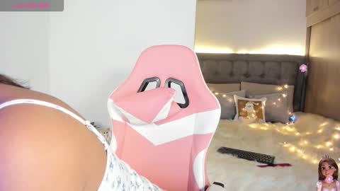 Eliza online show from 11-29-25, 03:31