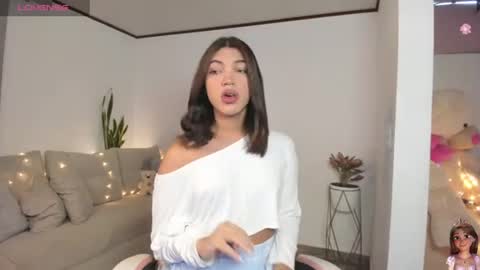 Snapshot of your_favorite_doll_ chatting on 06-21-26, 04:20 Eliza online show from 06-21-26, 04:20