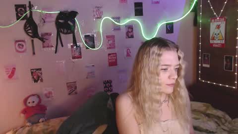 Snapshot of your_horny_friends chatting on 11-01-25, 02:19 Your Horny Friends online show from 11-01-25, 02:19