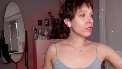 Snapshot of your_hot_ex chatting on 10-22-25, 01:33 Alex and Kris long hair online show from 10-22-25, 01:33
