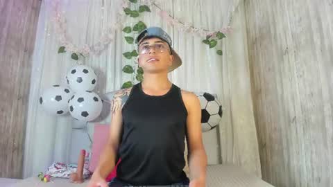Snapshot of your_kitty_boy chatting on 06-29-26, 07:36 your_kitty_boy online show from 06-29-26, 07:36