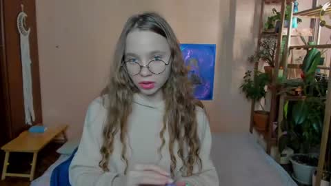 Snapshot of your_leslie chatting on 06-10-26, 10:52 Leslie online show from 06-10-26, 10:52