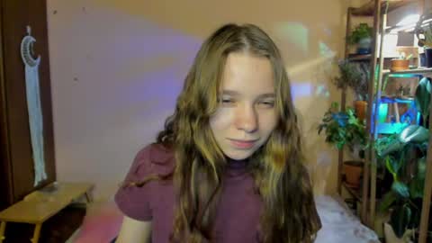 Snapshot of your_leslie chatting on 06-21-26, 02:25 Leslie online show from 06-21-26, 02:25