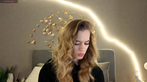 Jessica Loyd online show from 02-01-25, 02:58