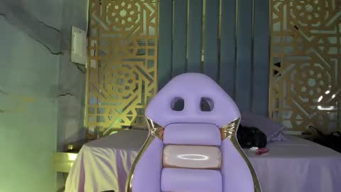 Snapshot of your_naughtyangel chatting on 12-04-24, 10:51 Evelin online show from 12-04-24, 10:51