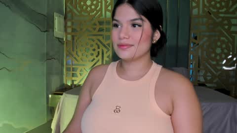 Snapshot of your_naughtyangel chatting on 12-19-24, 09:38 Evelin online show from 12-19-24, 09:38