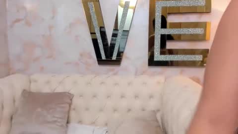 Snapshot of your_naughtyangel chatting on 10-07-25, 10:07 Evelin online show from 10-07-25, 10:07