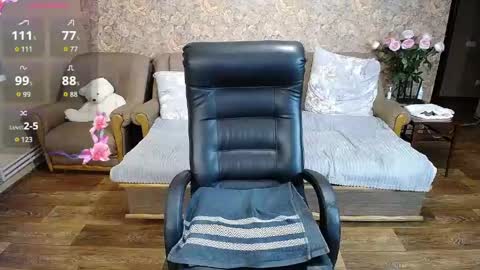 Lily online show from 04-28-26, 06:57