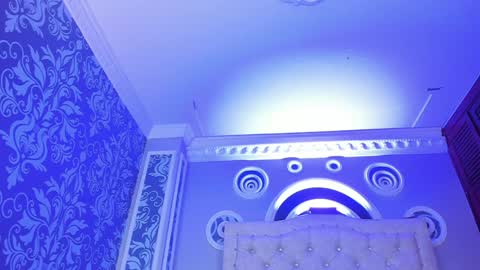 Snapshot of your_perverse_whore chatting on 12-04-24, 06:33 Salome online show from 12-04-24, 06:33