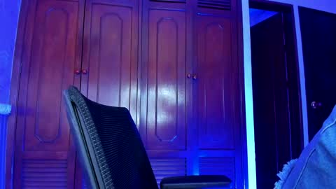 Snapshot of your_perverse_whore chatting on 01-03-25, 08:01 Salome online show from 01-03-25, 08:01