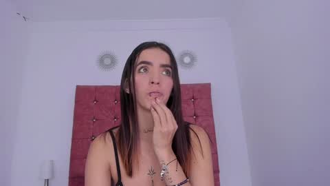 Snapshot of your_perverse_whore chatting on 01-05-25, 09:37 Salome online show from 01-05-25, 09:37