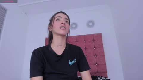 Snapshot of your_perverse_whore chatting on 01-24-25, 08:23 Salome online show from 01-24-25, 08:23