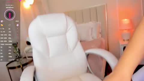 Snapshot of your_petite18 chatting on 07-06-26, 11:51 your_petite18 online show from 07-06-26, 11:51