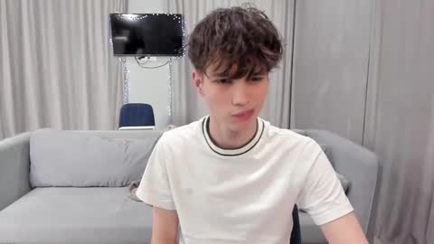 your_shy_guy online show from 01-04-25, 05:47