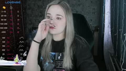 Snapshot of your_small_bunny chatting on 12-19-24, 04:56 Molly online show from 12-19-24, 04:56