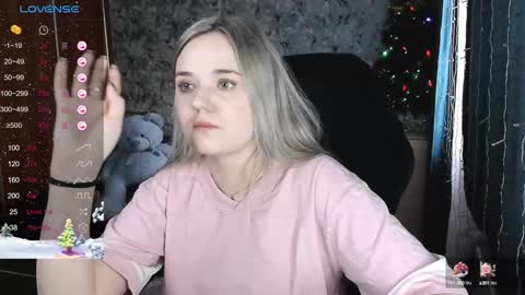 Snapshot of your_small_bunny chatting on 12-23-24, 07:17 Molly online show from 12-23-24, 07:17