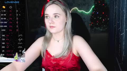 Snapshot of your_small_bunny chatting on 12-30-24, 10:53 Molly online show from 12-30-24, 10:53