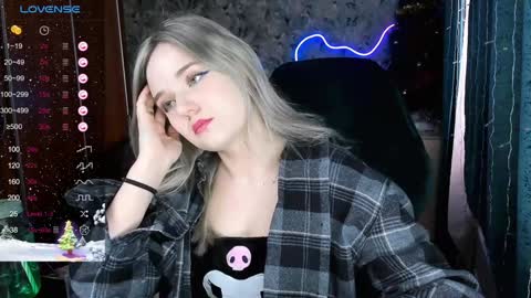 Snapshot of your_small_bunny chatting on 01-12-25, 04:00 Molly online show from 01-12-25, 04:00