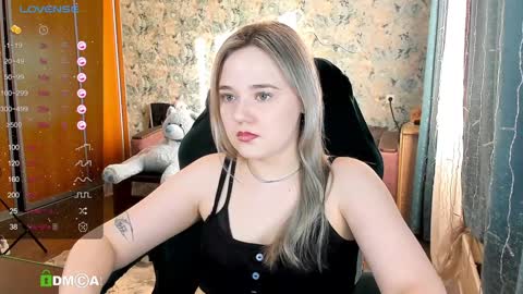 Snapshot of your_small_bunny chatting on 02-05-25, 09:36 Molly online show from 02-05-25, 09:36