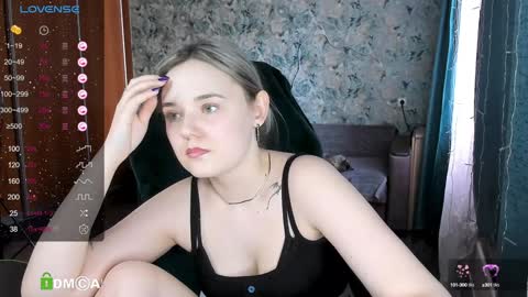 Snapshot of your_small_bunny chatting on 02-06-25, 07:24 Molly online show from 02-06-25, 07:24