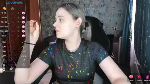 Snapshot of your_small_bunny chatting on 02-21-25, 05:13 Molly online show from 02-21-25, 05:13