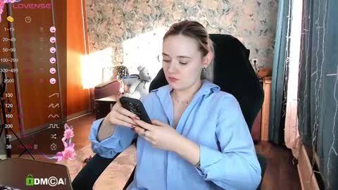 Snapshot of your_small_bunny chatting on 03-05-25, 10:11 Molly online show from 03-05-25, 10:11