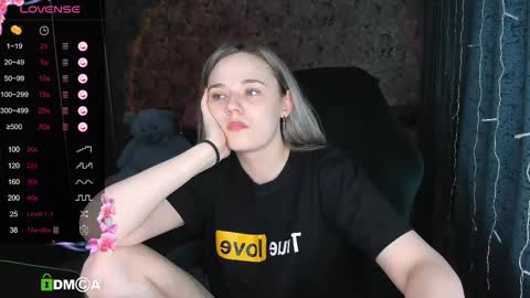 Snapshot of your_small_bunny chatting on 03-10-25, 12:48 Molly online show from 03-10-25, 12:48