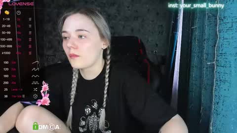 Snapshot of your_small_bunny chatting on 09-17-25, 02:02 Molly online show from 09-17-25, 02:02