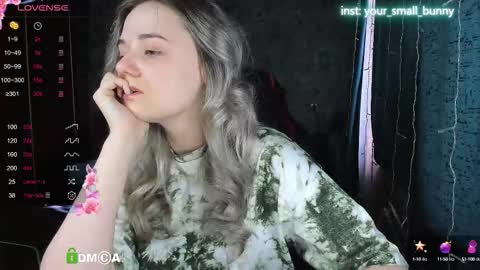 Snapshot of your_small_bunny chatting on 10-13-25, 02:44 Molly online show from 10-13-25, 02:44