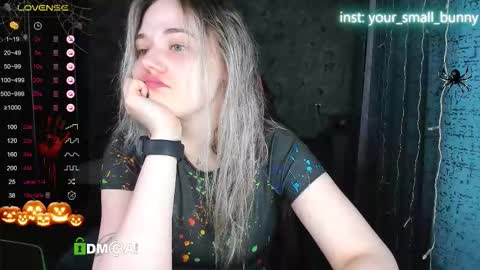 Snapshot of your_small_bunny chatting on 10-27-25, 02:04 Molly online show from 10-27-25, 02:04