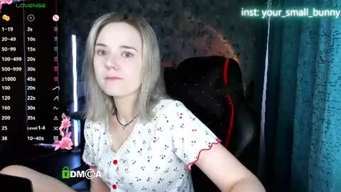 Snapshot of your_small_bunny chatting on 07-21-26, 02:03 Molly online show from 07-21-26, 02:03
