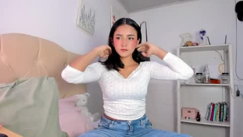 Snapshot of your_steff chatting on 03-24-26, 02:33 your_steff online show from 03-24-26, 02:33