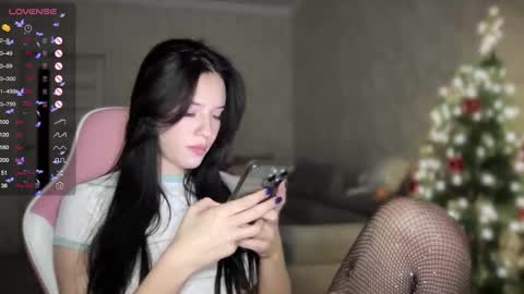 Snapshot of your_sweet_angel_ chatting on 01-17-25, 05:41 Mia online show from 01-17-25, 05:41