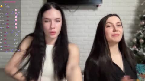 Snapshot of your_sweet_angel_ chatting on 01-25-25, 12:06 Mia online show from 01-25-25, 12:06