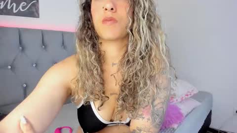 Snapshot of your_traviesa chatting on 10-05-25, 06:39 Melina online show from 10-05-25, 06:39