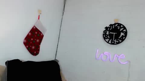 luvly online show from 12-22-25, 02:03