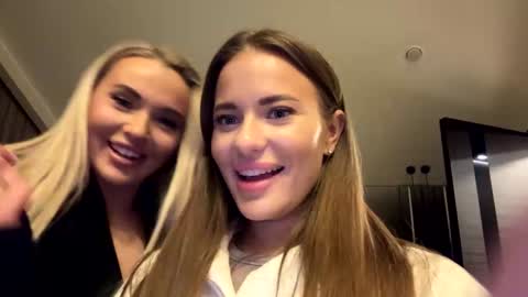 Snapshot of your_wild_lexi chatting on 12-15-25, 04:55 Alexis online show from 12-15-25, 04:55