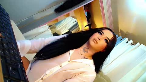 kim online show from 10-24-25, 12:01