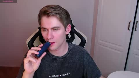 Billy online show from 05-17-26, 01:03