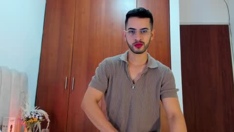 YOURBOYNEXTDOOR online show from 01-04-25, 11:00