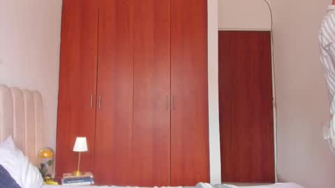 YOURBOYNEXTDOOR online show from 09-24-25, 06:22